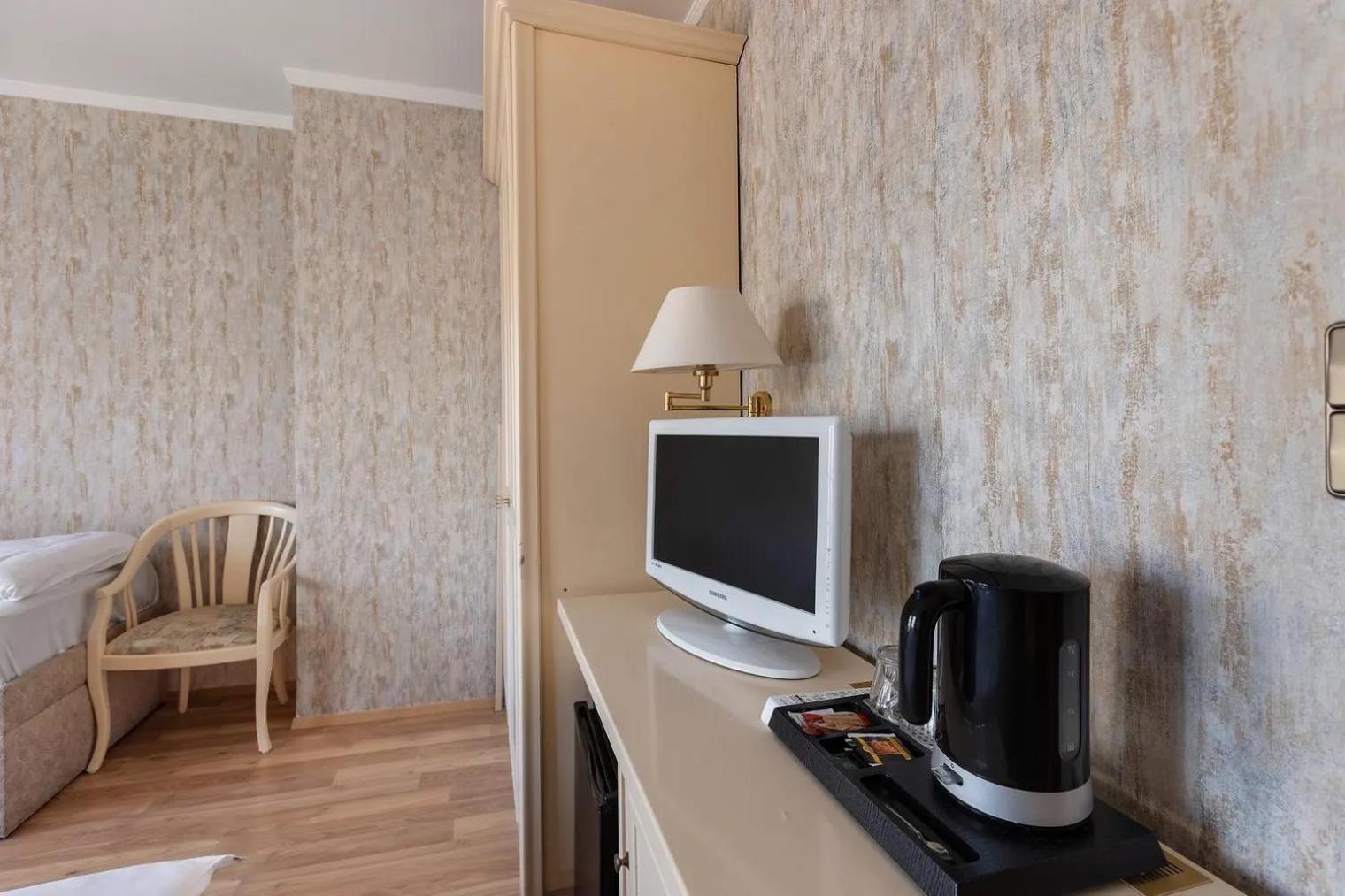See-Hotel Seeschau - Direkt Am Bodenseeufer Reichenau Kültér fotó