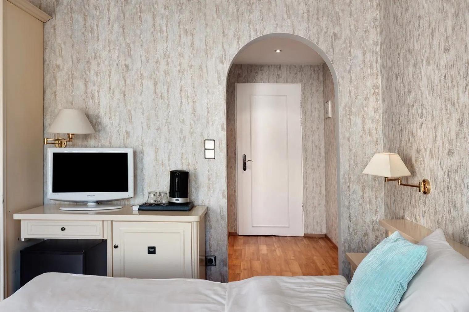 See-Hotel Seeschau - Direkt Am Bodenseeufer Reichenau Kültér fotó